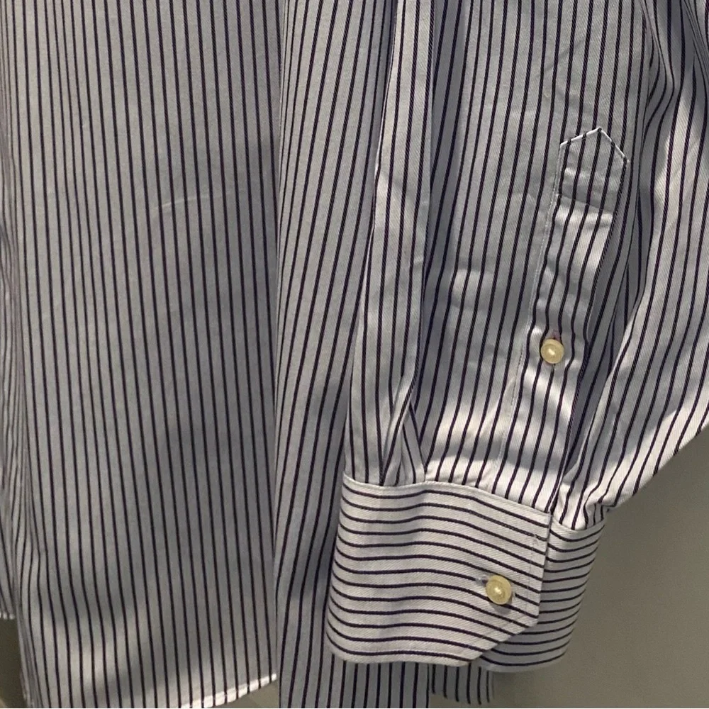 Tommy Bahama Men’s Shirt Size 18/34-35 Purple Stripes on White; Dress Attire - Picture 4 of 5